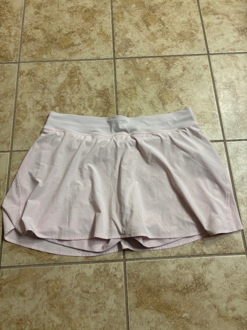 Lightweight high-rise tennis skirt